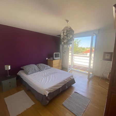 Chambre Avec Salle De Bain Privee Dans Maison Bourges Exterior photo